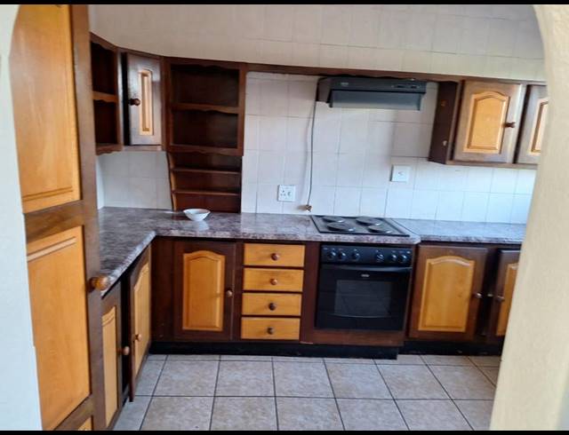 2 BEDROOM PROPERTY TO RENT IN FLORIDA